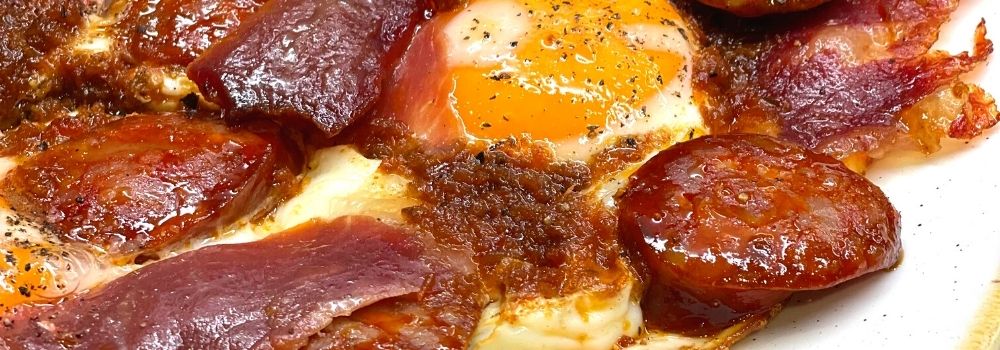 Tapa de huevos con chorizo - The Spanish Food Company